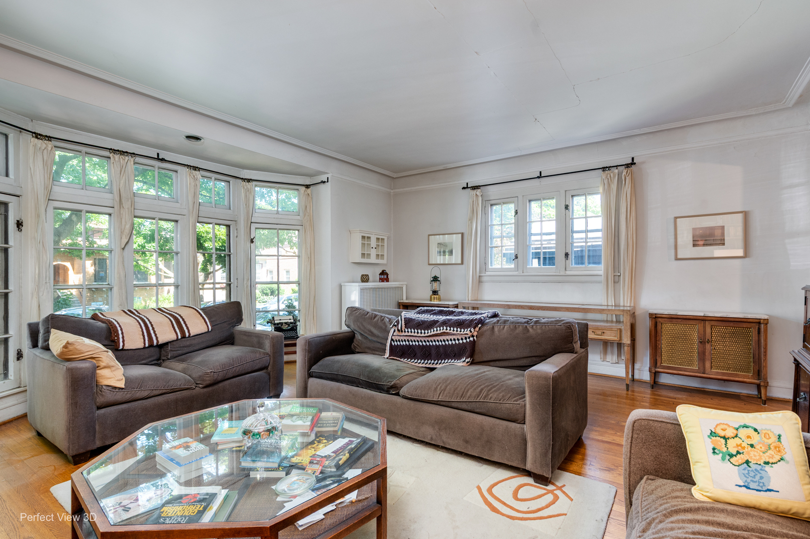 5811 N Christiana Avenue Property Photo 5