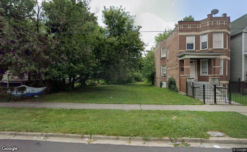 529 W 61st Place Property Photo 1