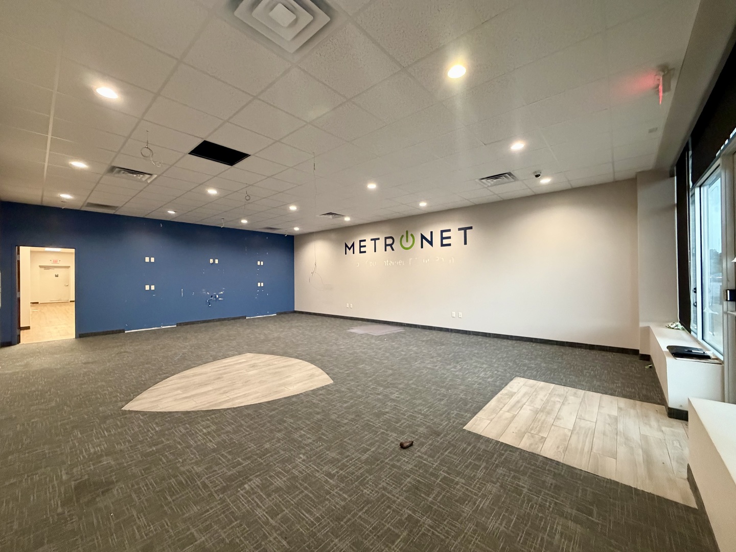 2688 Dekalb Avenue Property Photo 5
