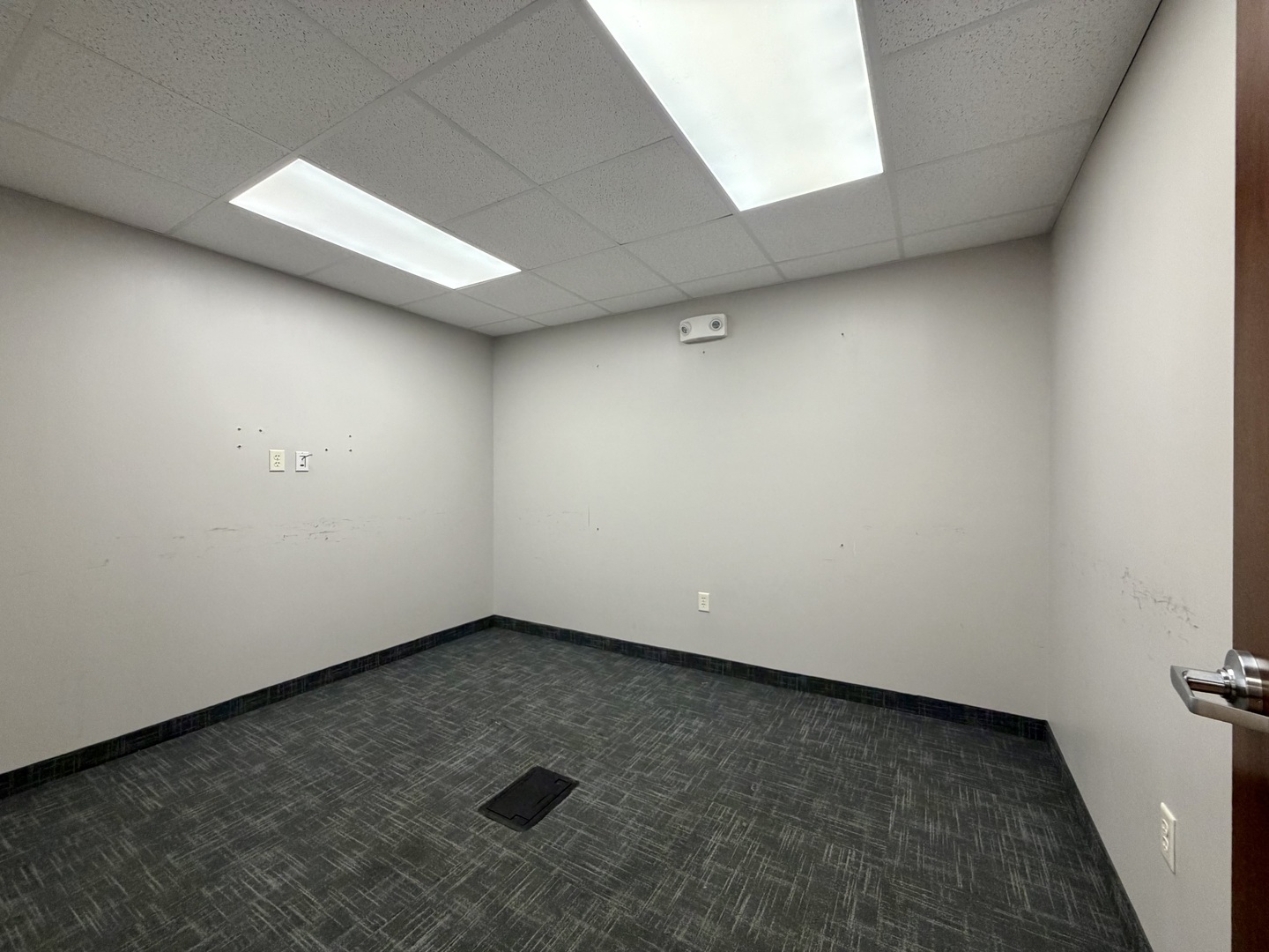 2688 Dekalb Avenue Property Photo 10
