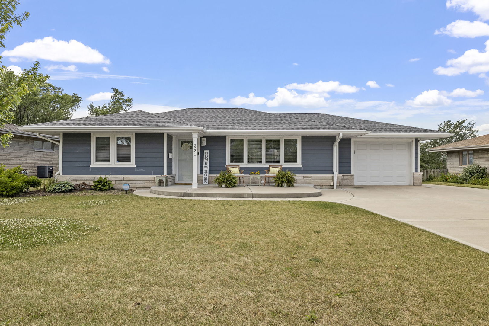 1621 Barthelone Street Property Photo 1