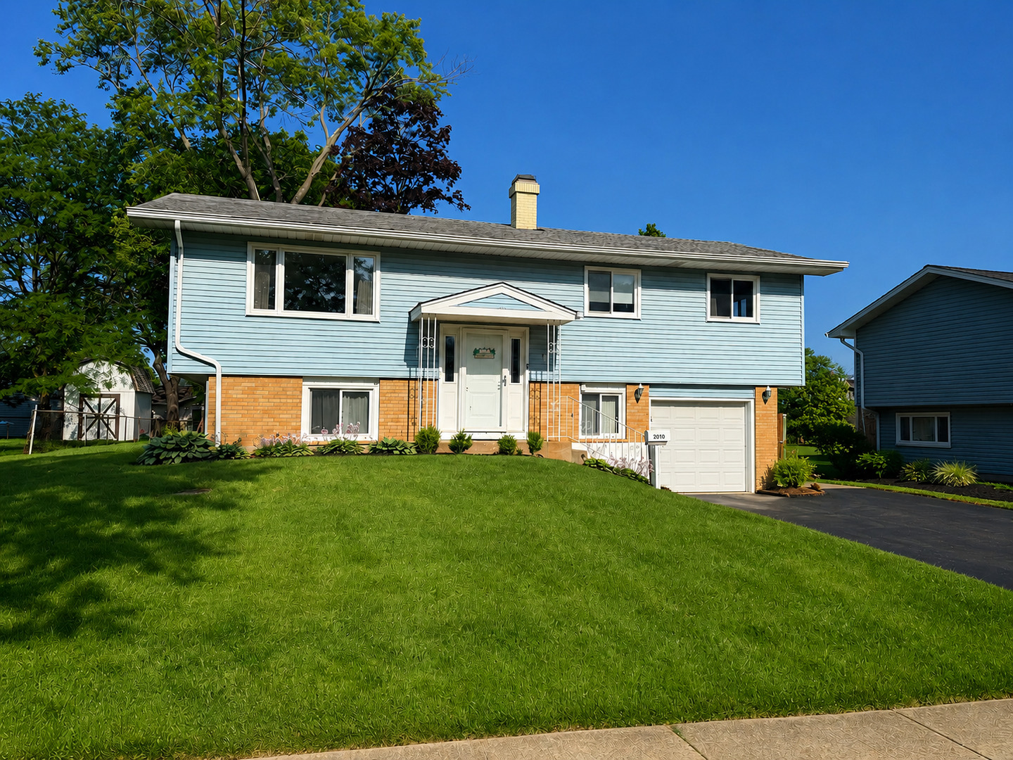 2010 Carleton Road Property Photo 1