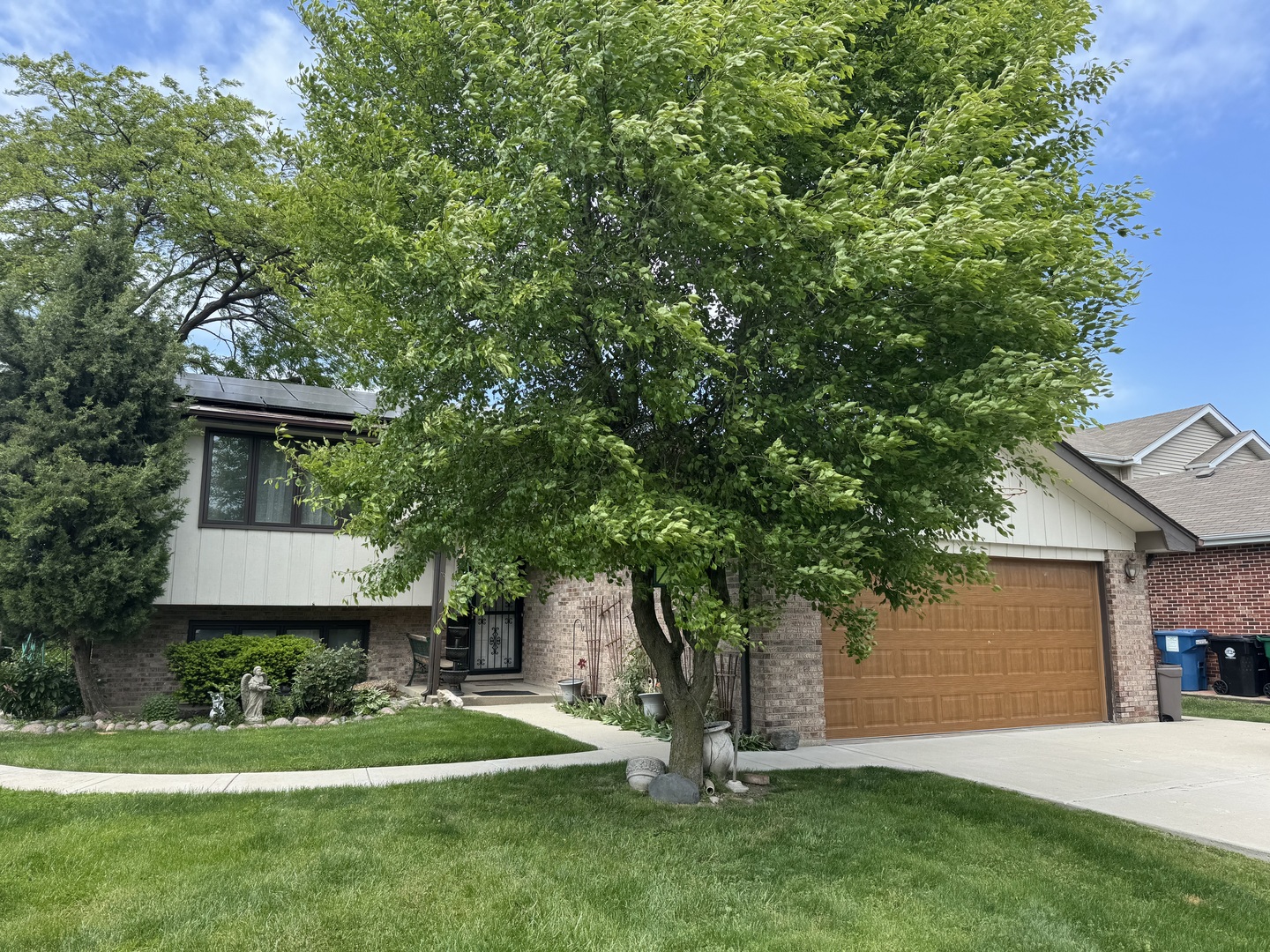 7432 Beloit Avenue Property Photo 1