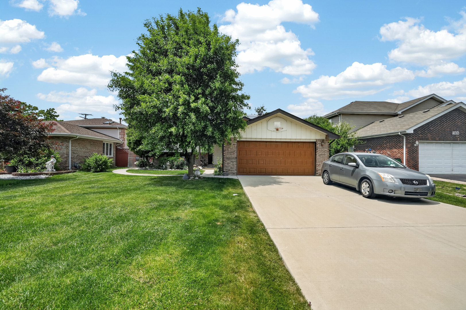 7432 Beloit Avenue Property Photo 2