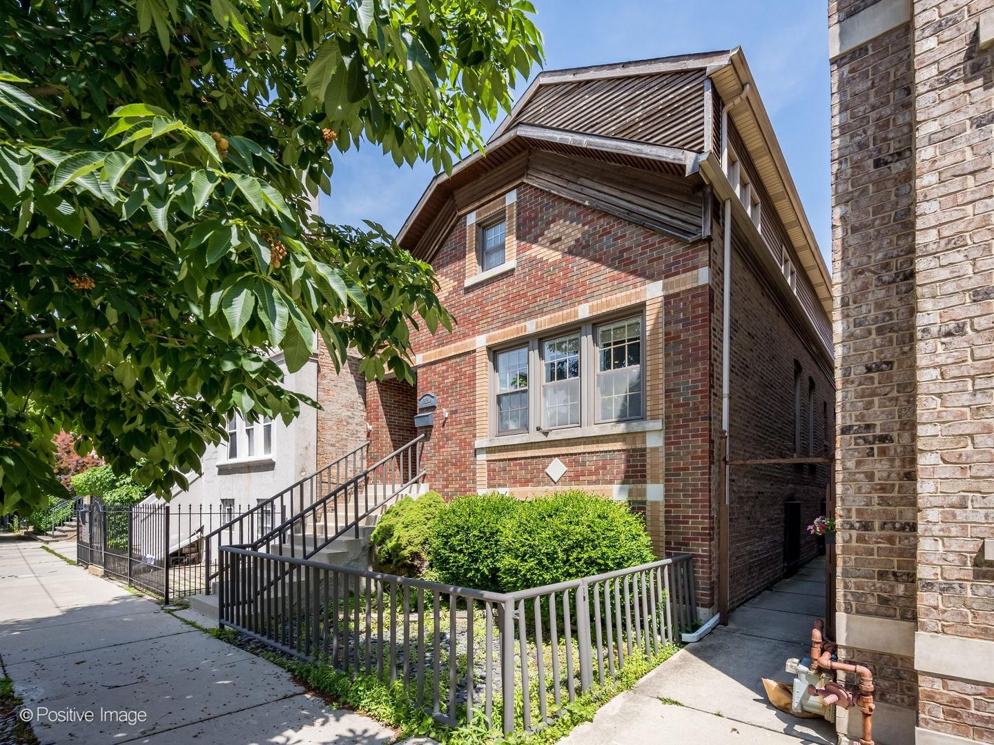 2120 W Race Avenue Property Photo 1