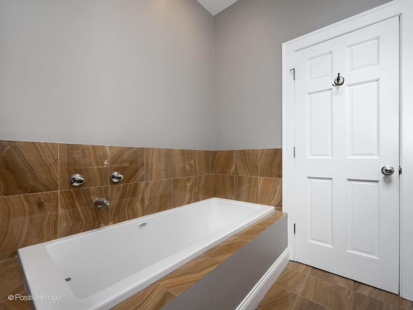 2120 W Race Avenue Property Photo 19
