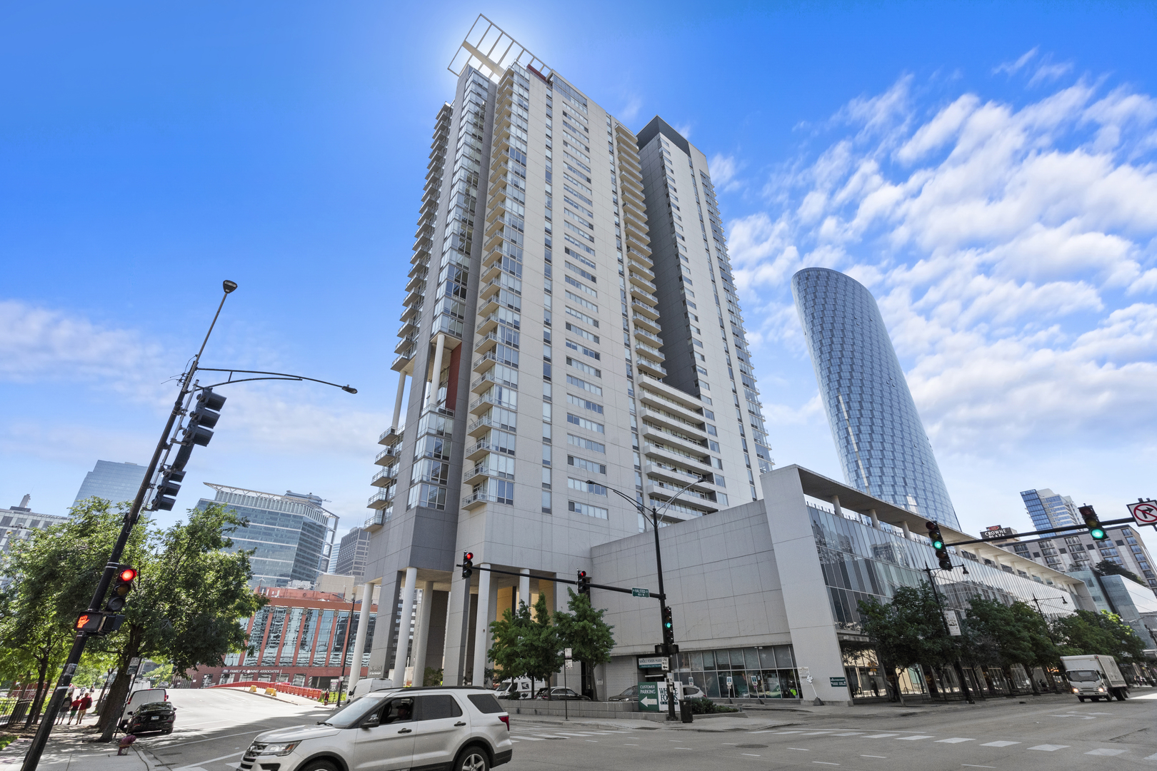 737 W Washington Boulevard 3406 Property Photo 1