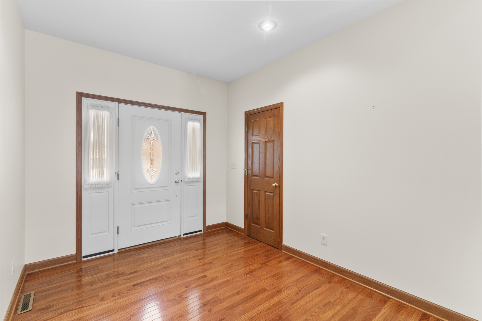406 E Knights Road Property Photo 3