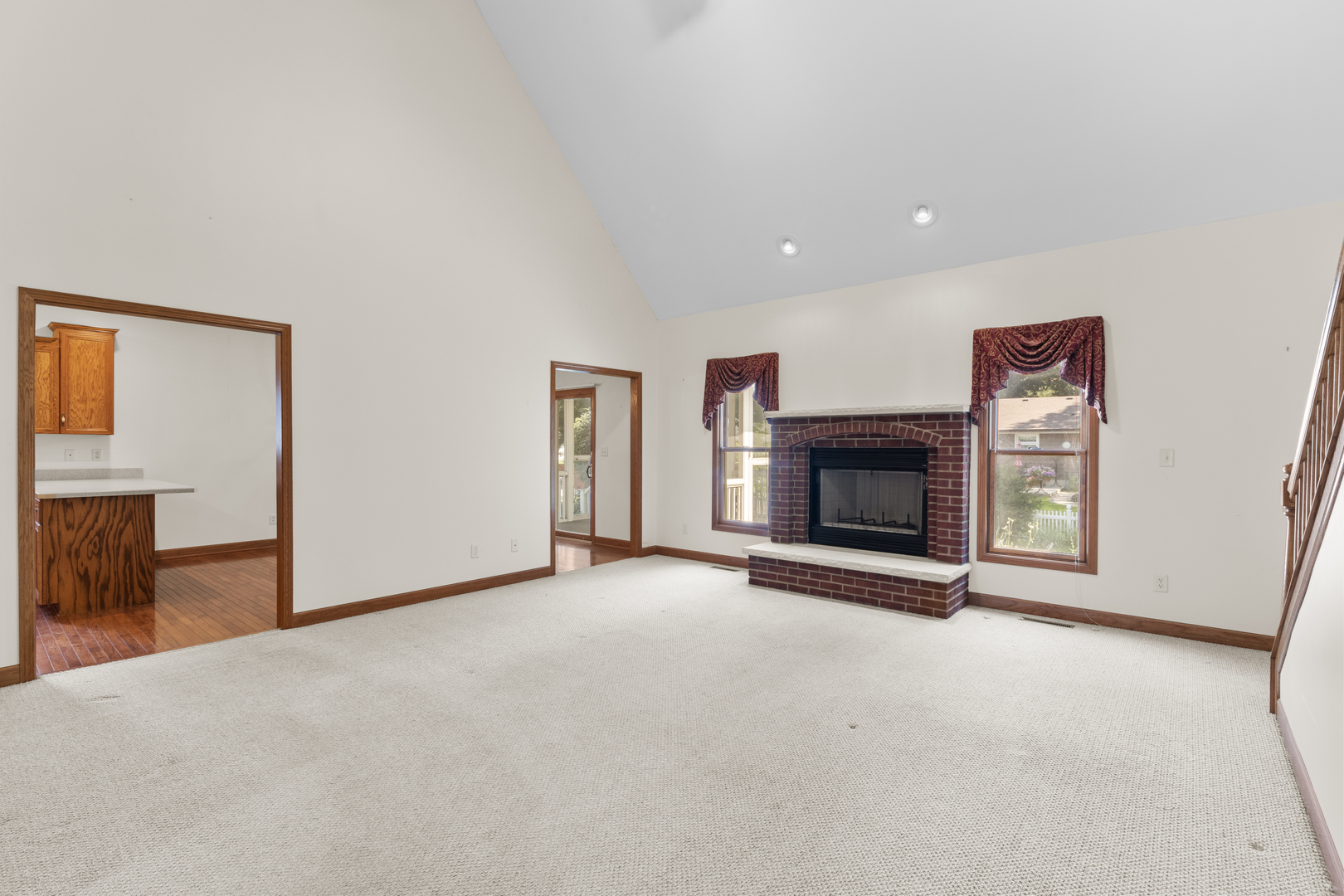 406 E Knights Road Property Photo 5