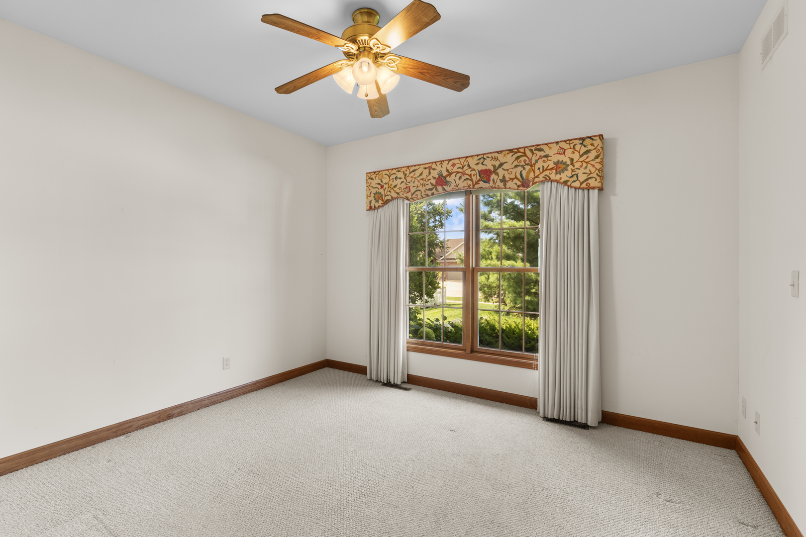 406 E Knights Road Property Photo 16