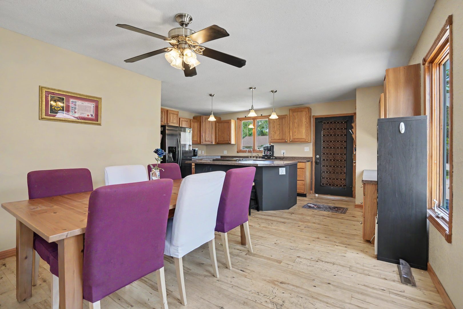 619 Middle Road Property Photo 4
