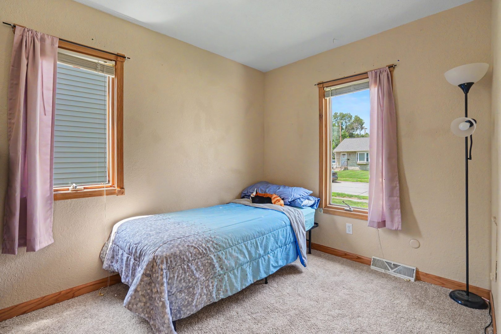 619 Middle Road Property Photo 12