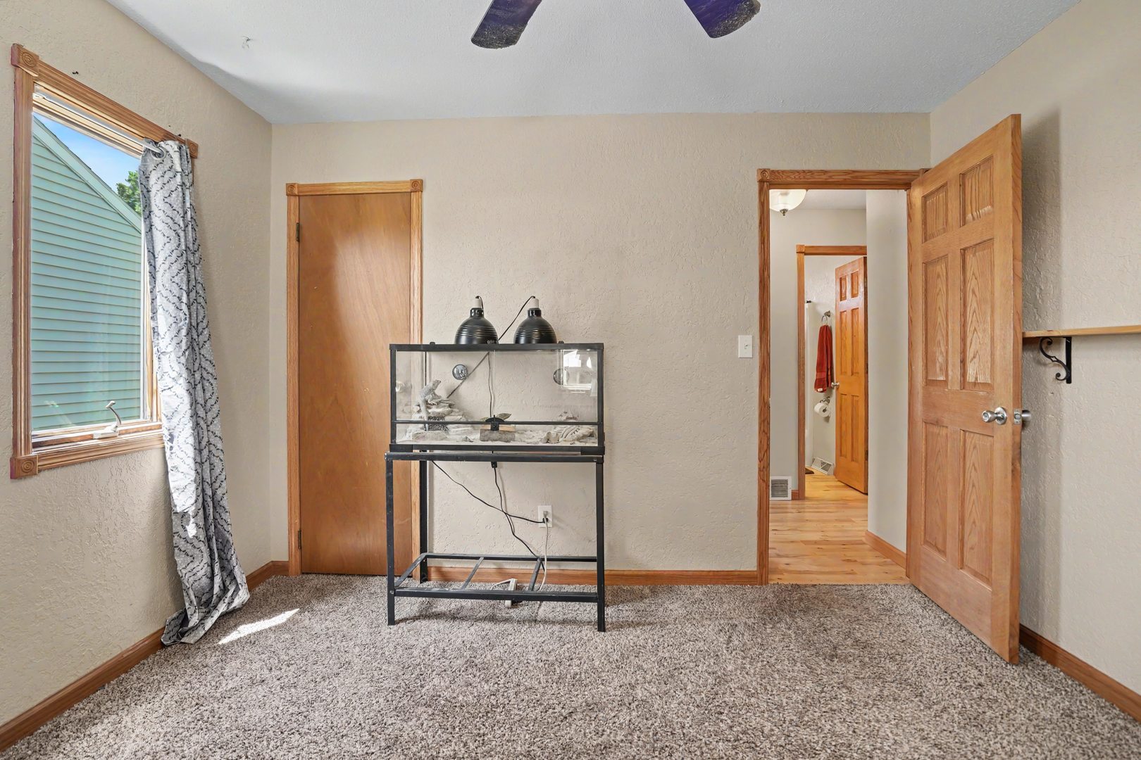 619 Middle Road Property Photo 15