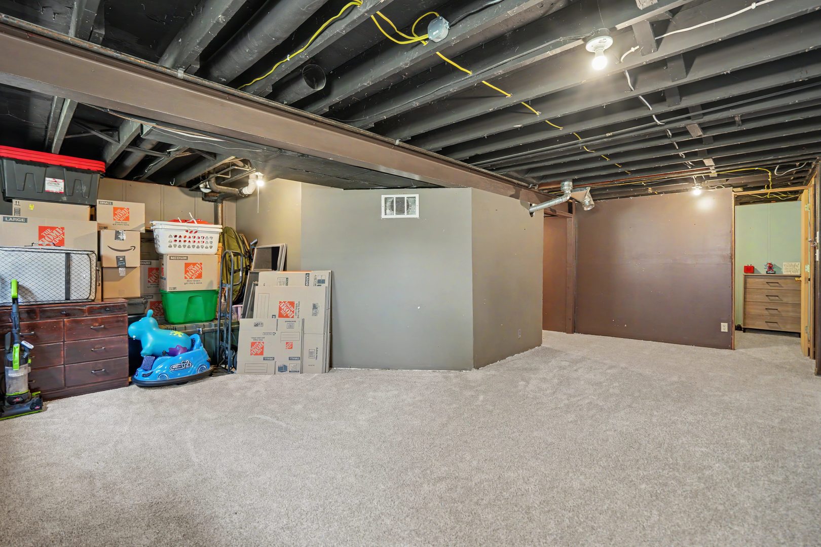 619 Middle Road Property Photo 18