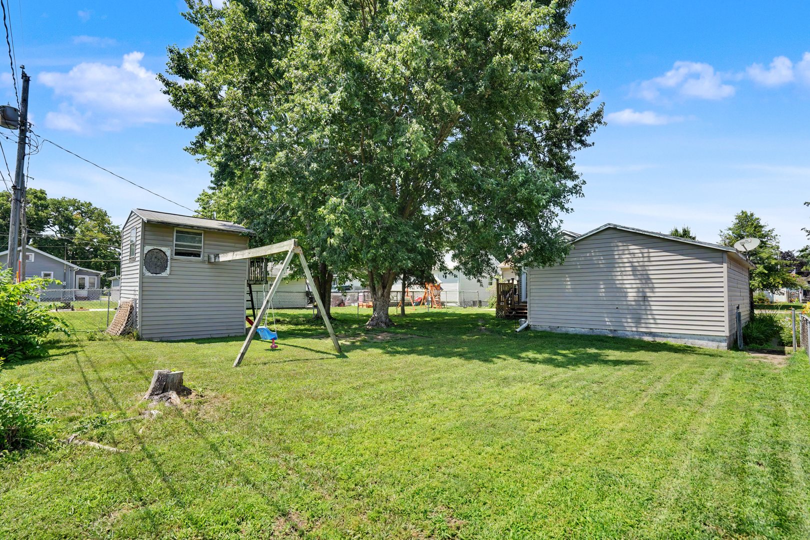 619 Middle Road Property Photo 26