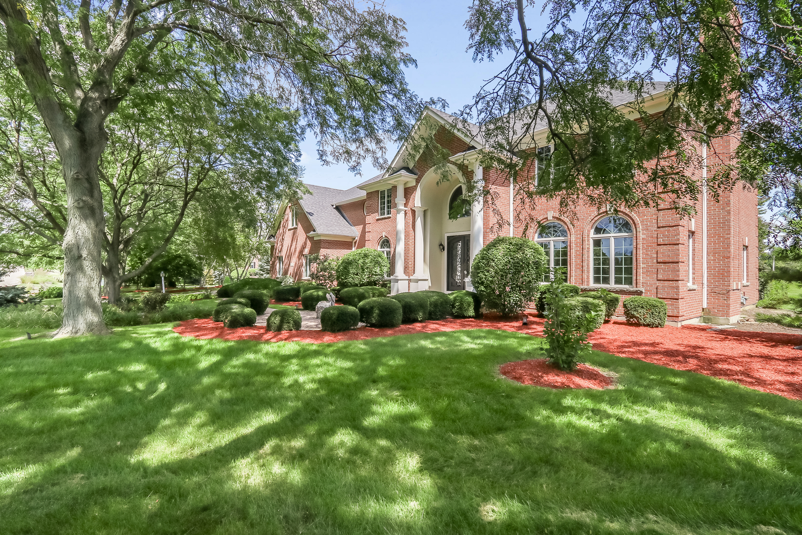 5n523 E Lakeview Circle Property Photo 2