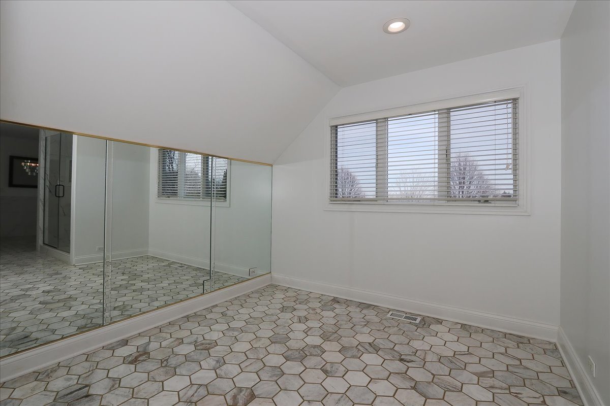 5n523 E Lakeview Circle Property Photo 27