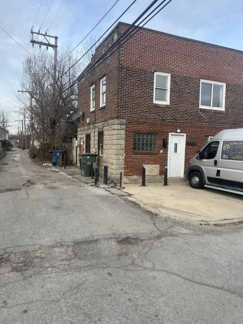 15704 Willard Avenue Property Photo 2