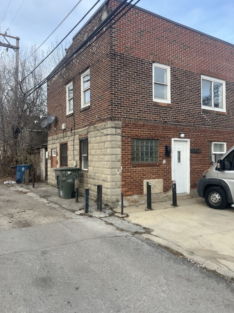 15704 Willard Avenue Property Photo 4