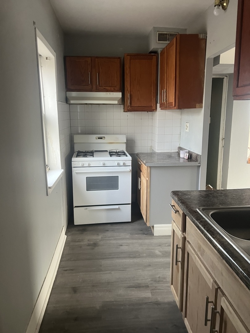 15704 Willard Avenue Property Photo 16