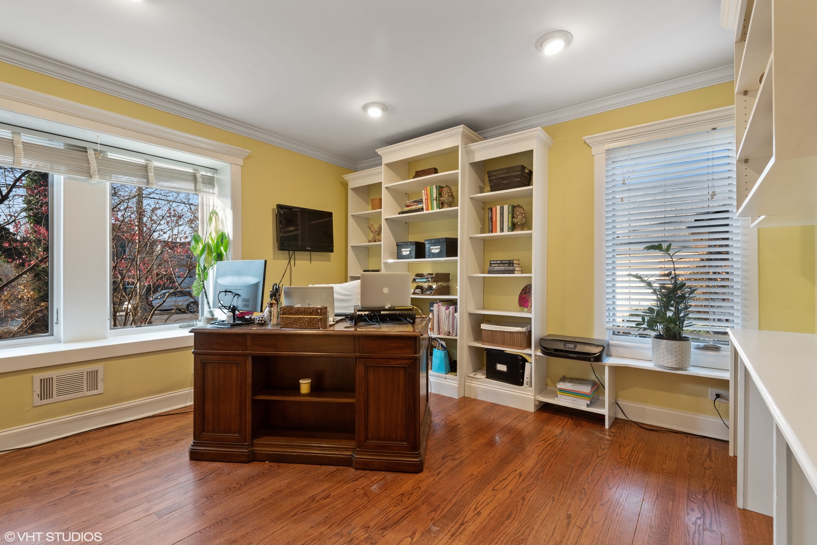 9435 Central Park Avenue Property Photo 13