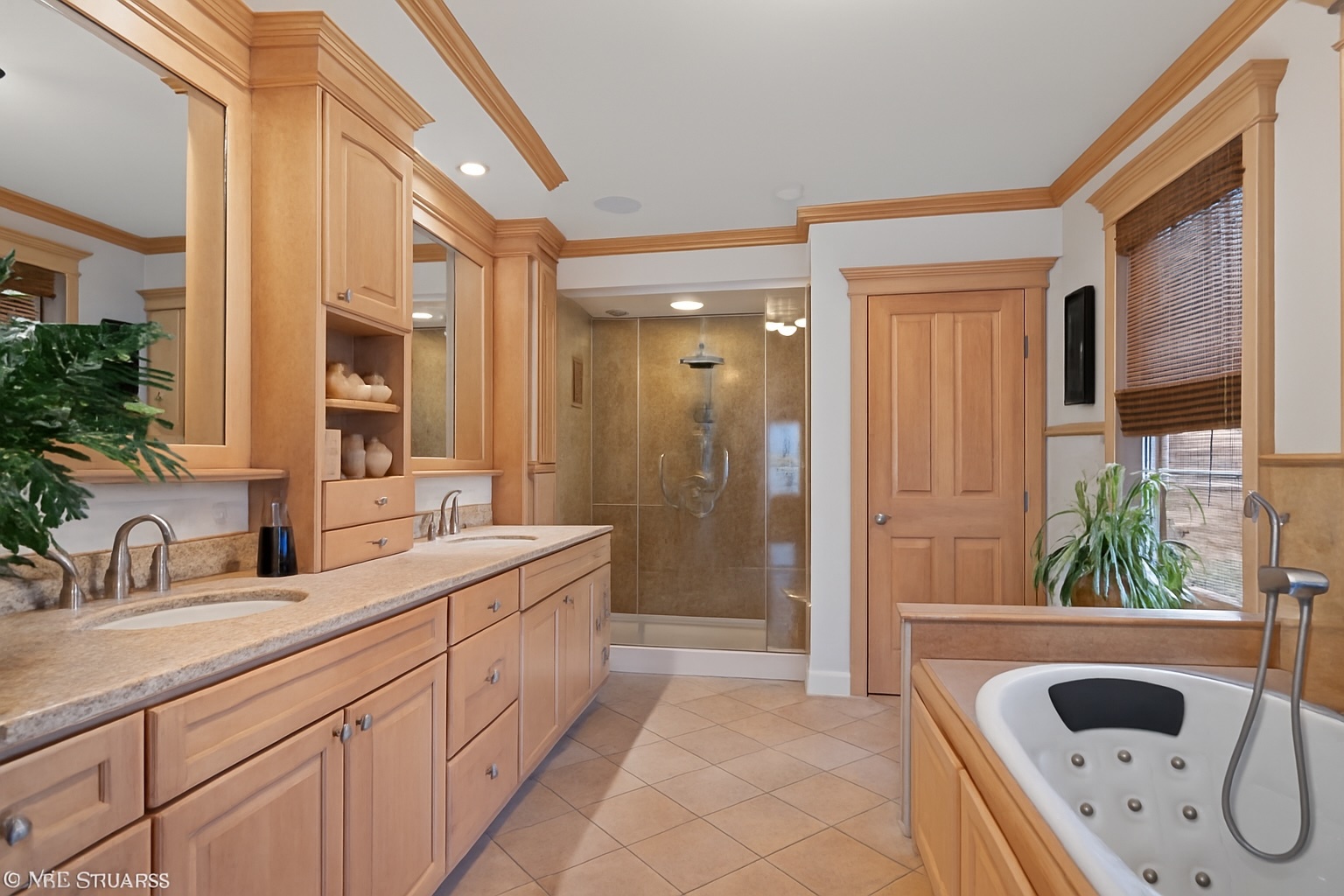 9435 Central Park Avenue Property Photo 21