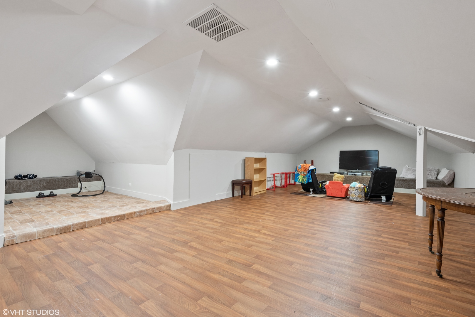 9435 Central Park Avenue Property Photo 33