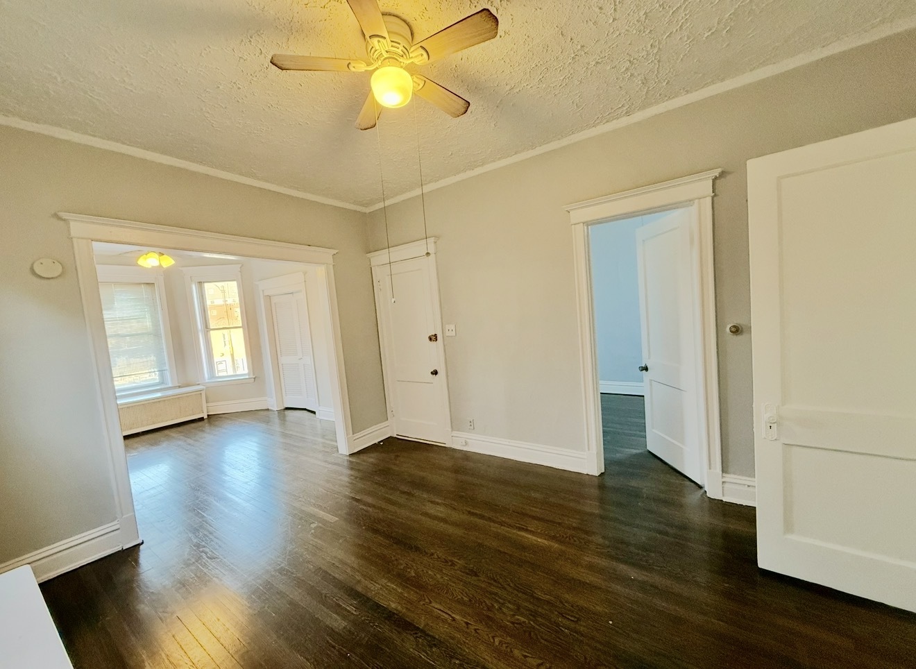 743 E 69th Place Property Photo 3