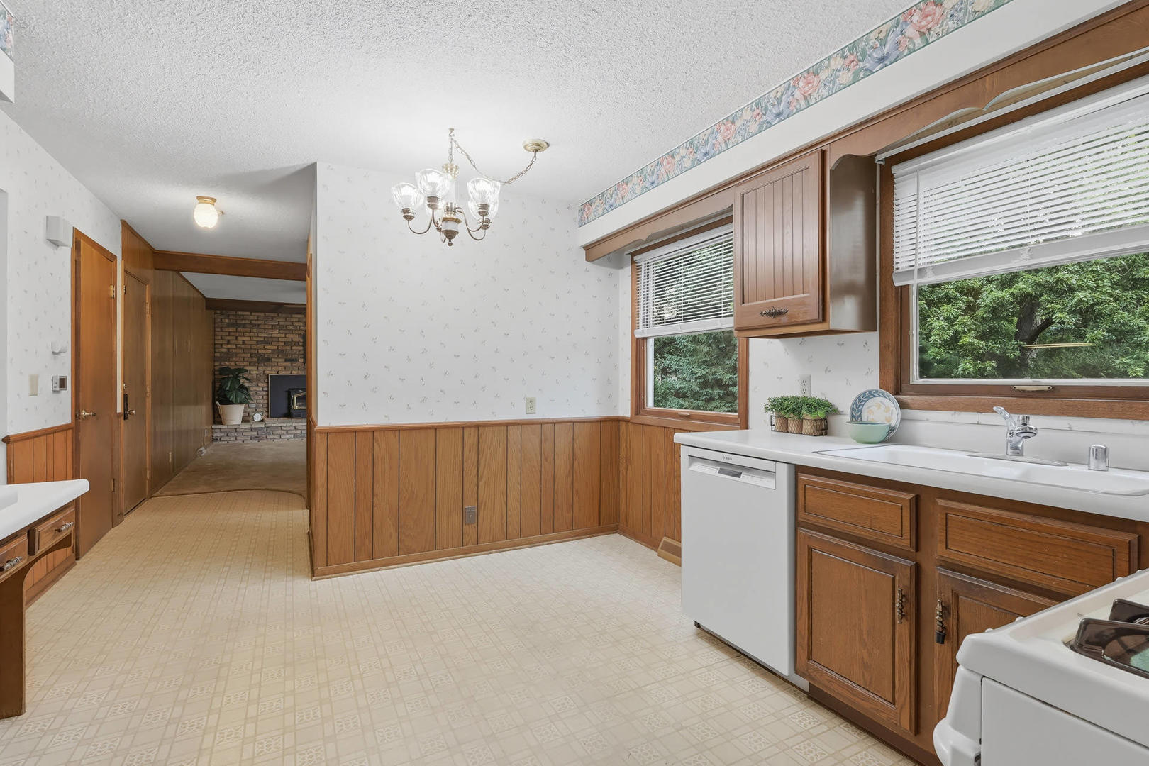 2903 Woodland Court Property Photo 6