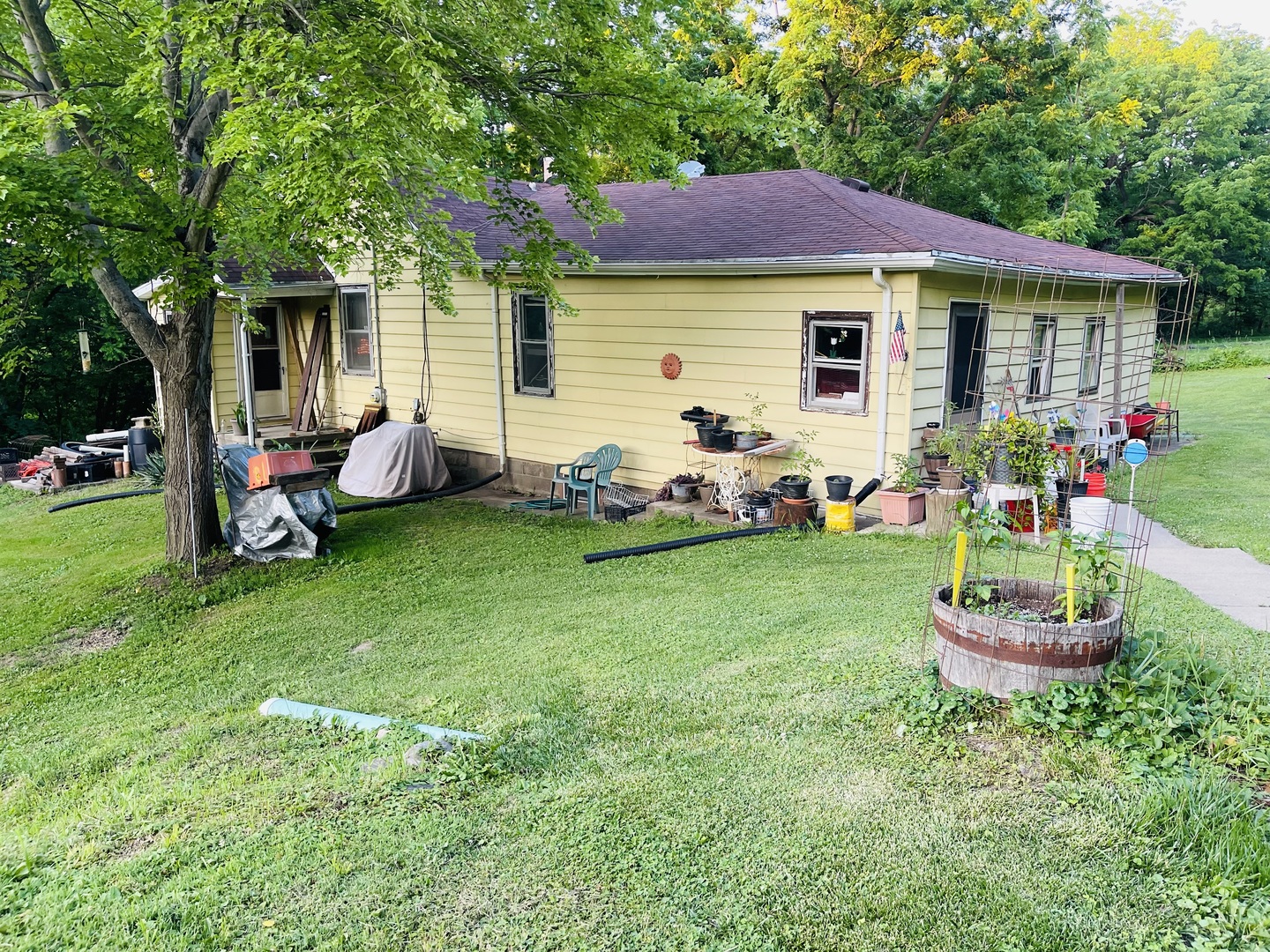 420 E 3rd Street Property Photo 1