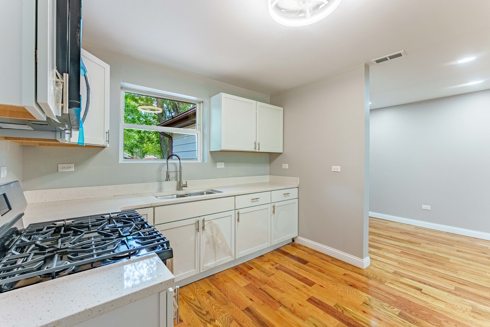 14459 Center Avenue Property Photo 3