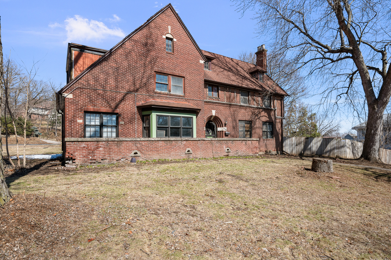 1012 5th Avenue Property Photo 2