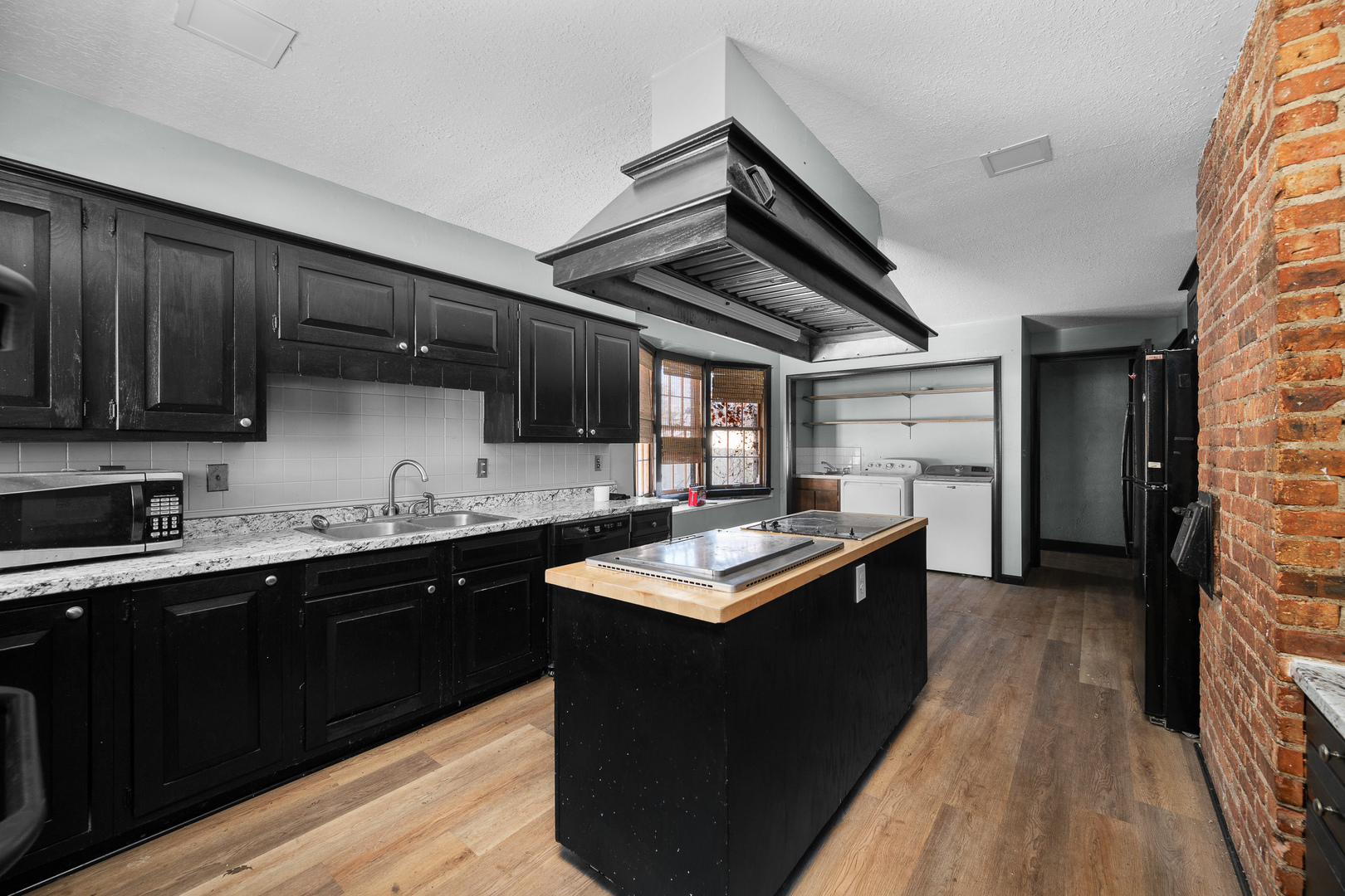 1012 5th Avenue Property Photo 16