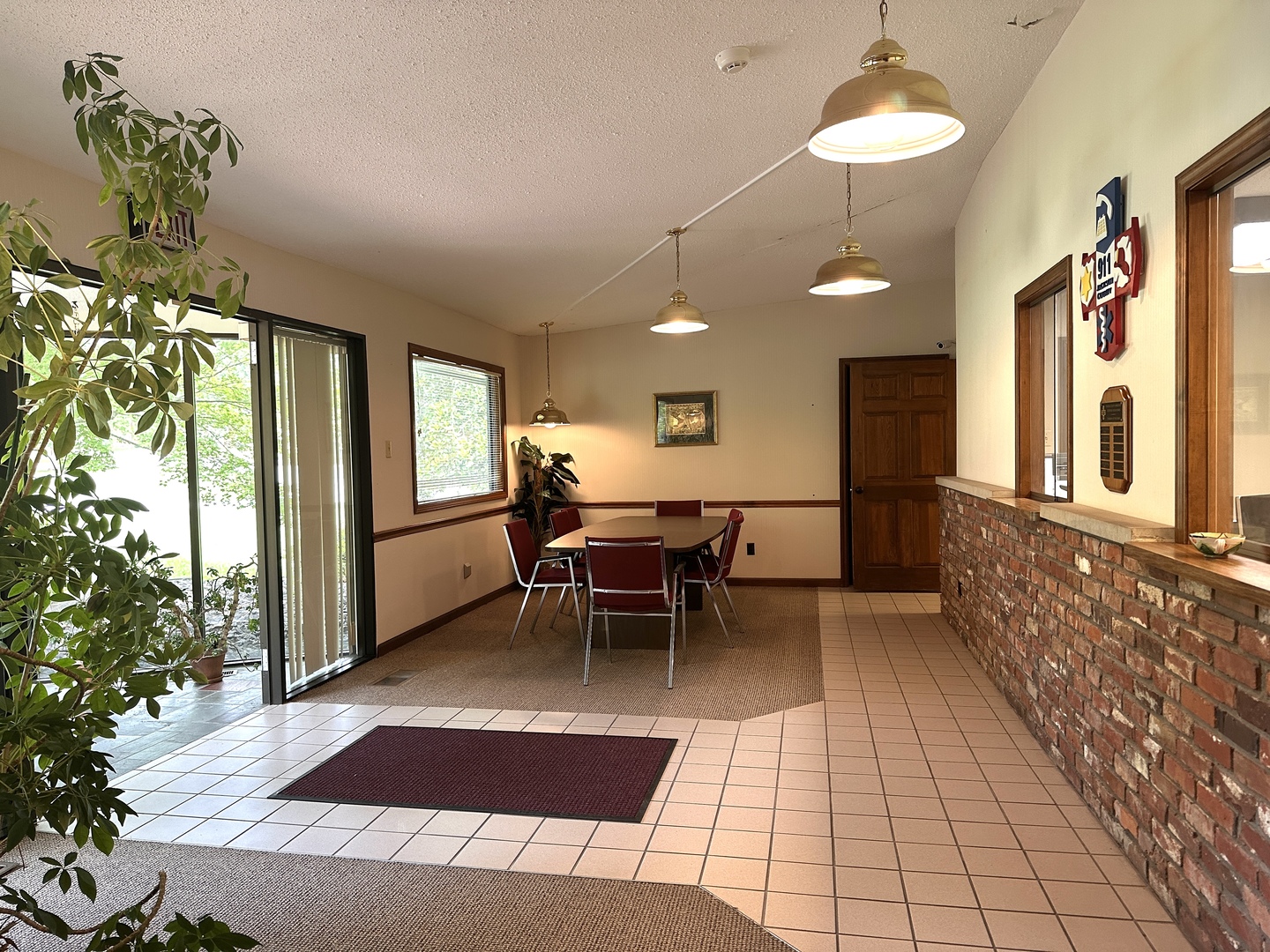 303 N Robinson Circle Property Photo 6