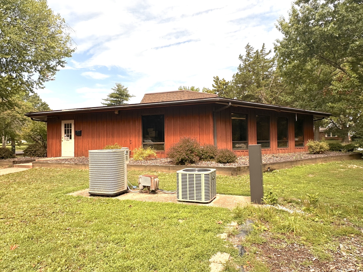 303 N Robinson Circle Property Photo 18