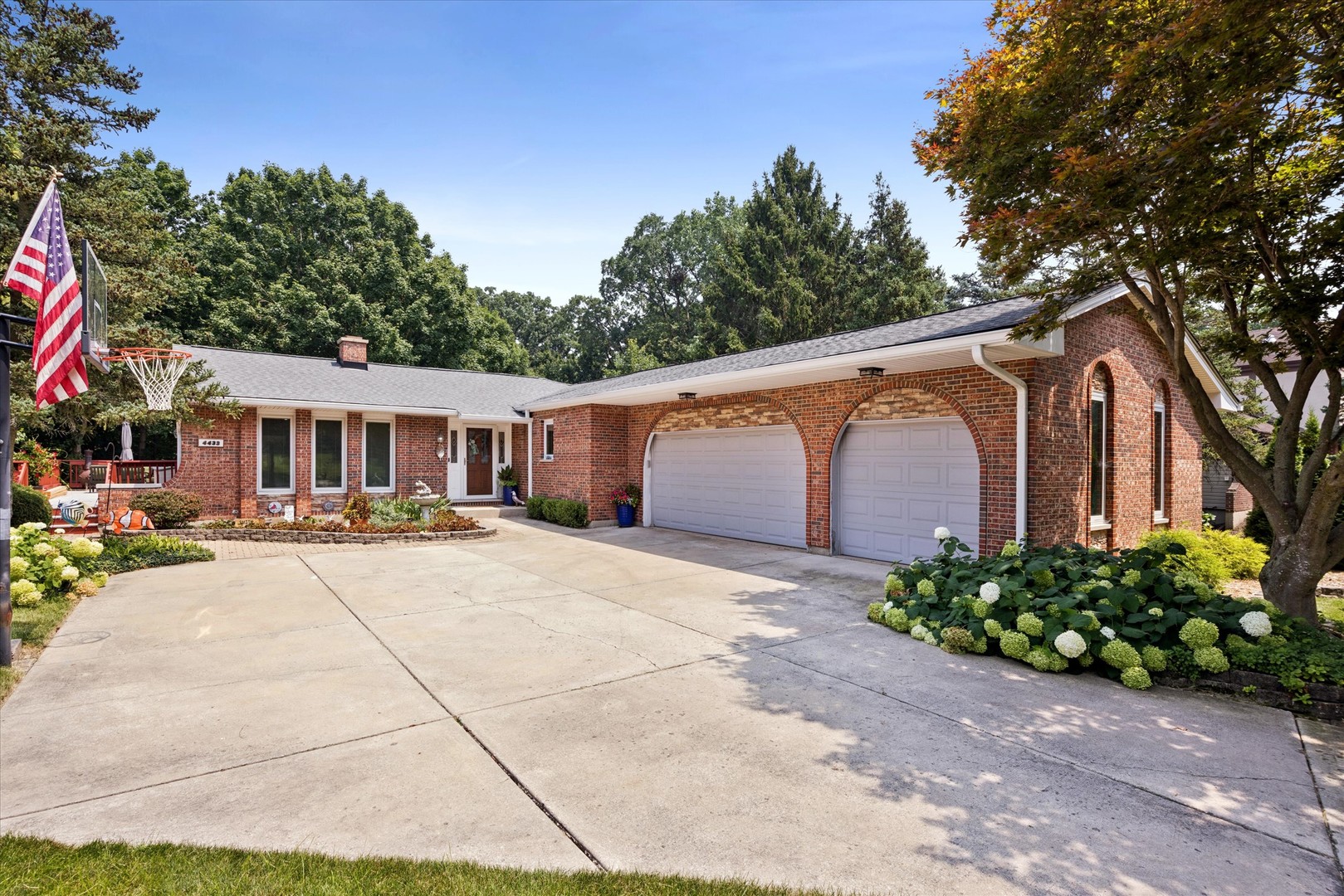 4433 Brittany Drive Property Photo 1