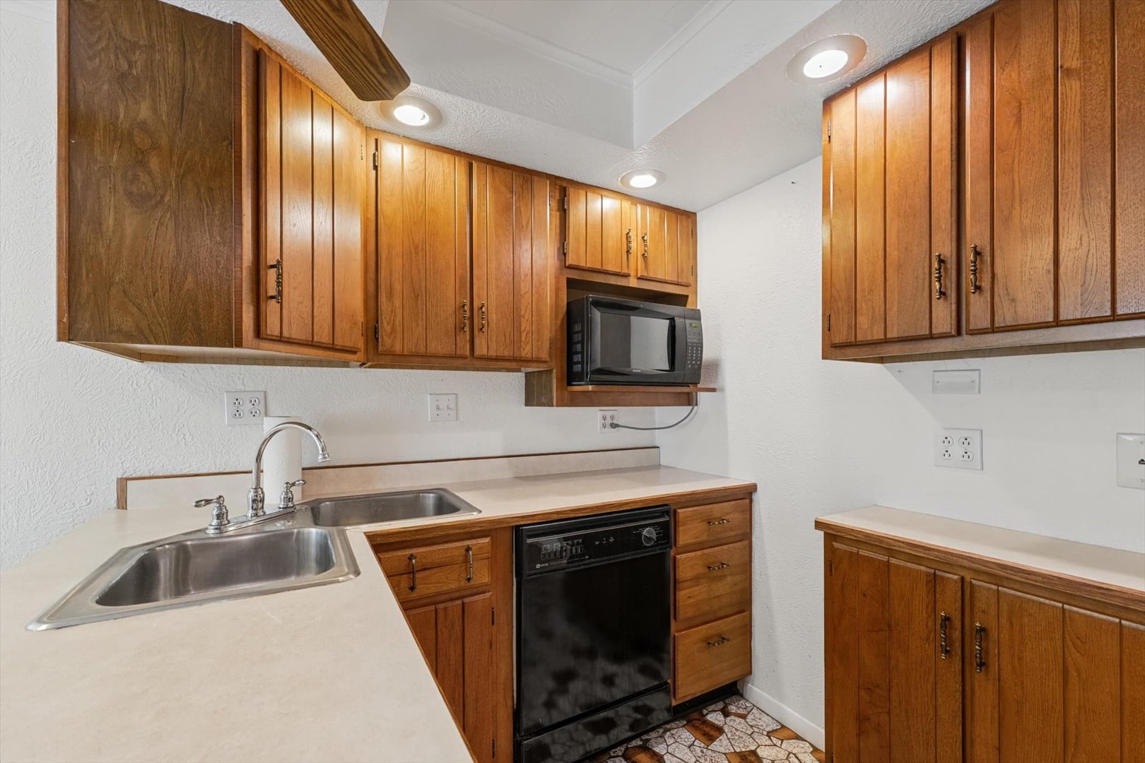 705 Dover Place Property Photo 14