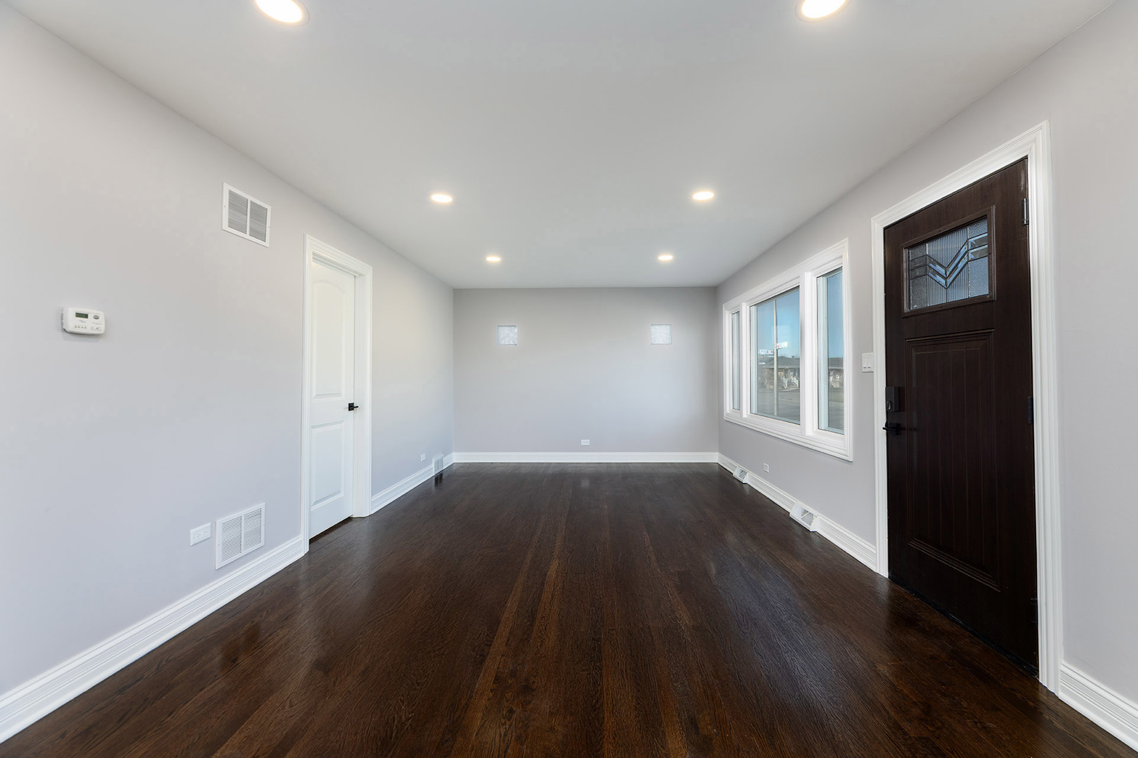 4955 N Delphia Avenue Property Photo 6