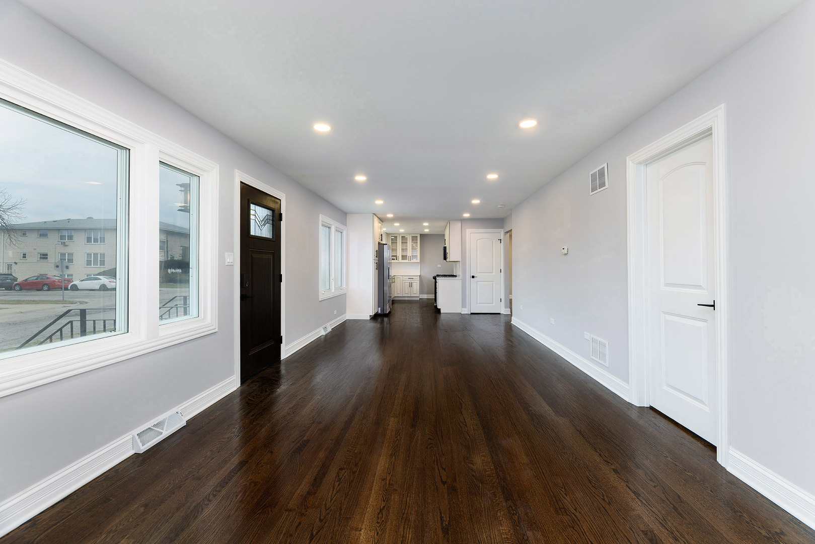 4955 N Delphia Avenue Property Photo 7