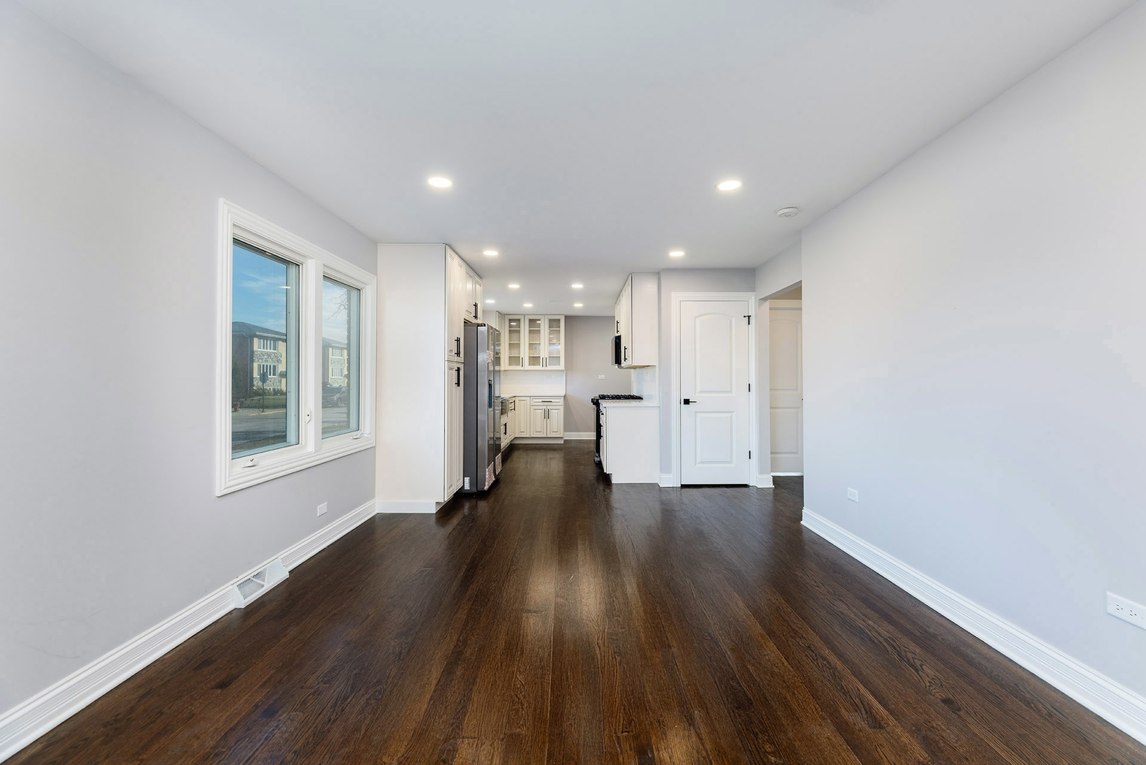 4955 N Delphia Avenue Property Photo 8