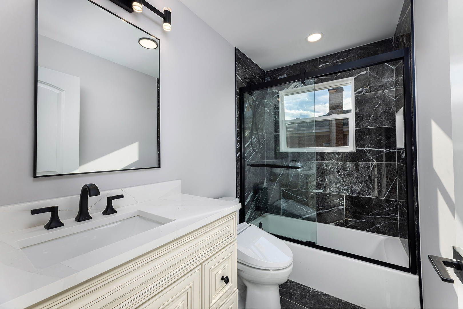 4955 N Delphia Avenue Property Photo 21
