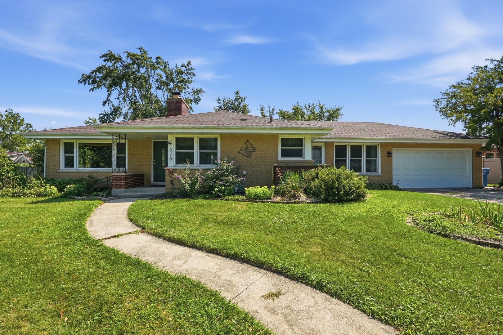 370 Oakwood Drive Property Photo 1