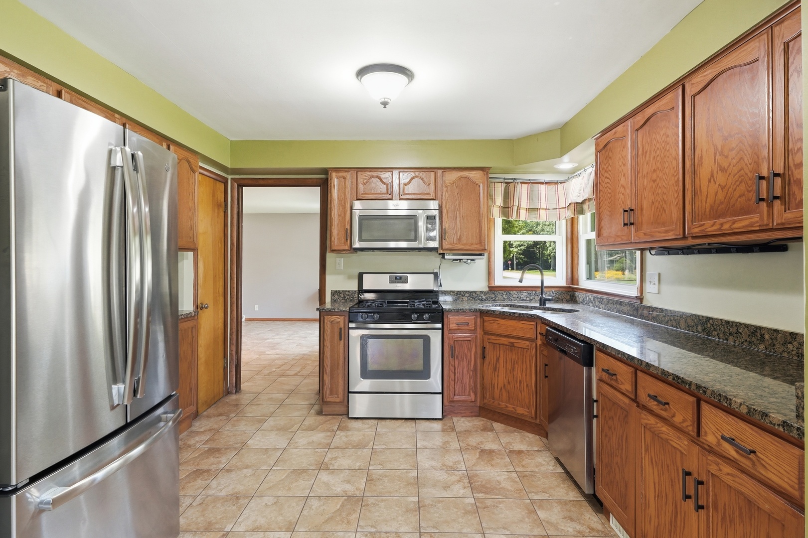 370 Oakwood Drive Property Photo 3