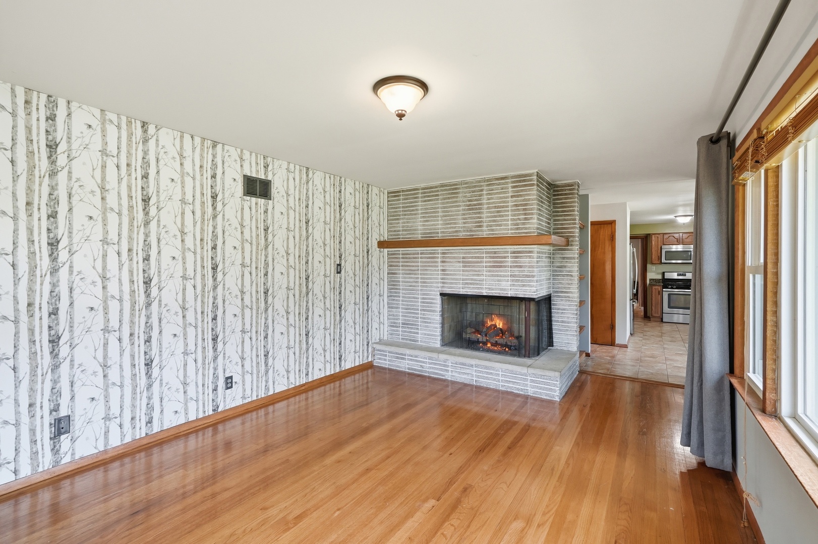 370 Oakwood Drive Property Photo 6