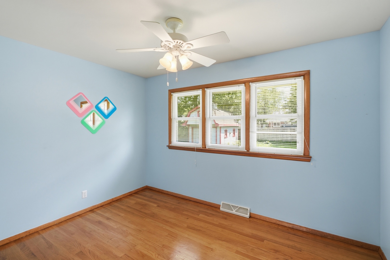 370 Oakwood Drive Property Photo 14