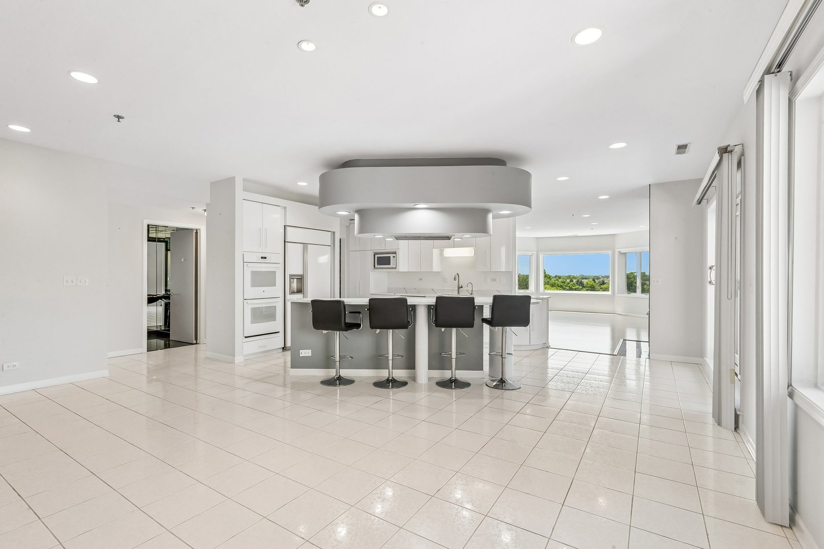 209 Rivershire Lane 504 Property Photo 10