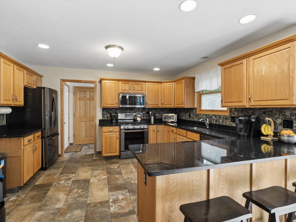 12743 Vestas Place Property Photo 5