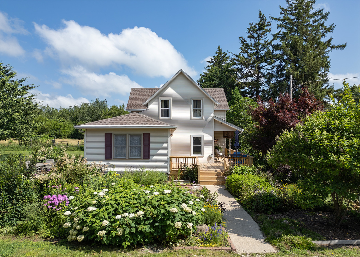 631 N Adams Street Property Photo 1