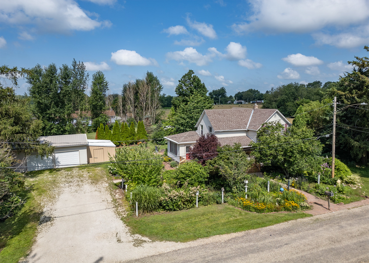 631 N Adams Street Property Photo 6