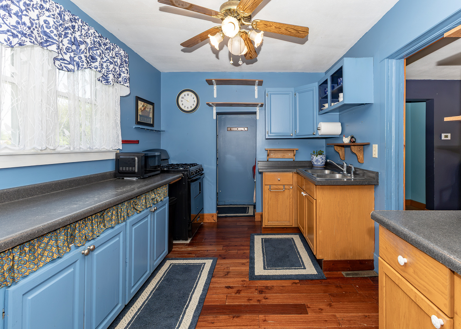 631 N Adams Street Property Photo 19